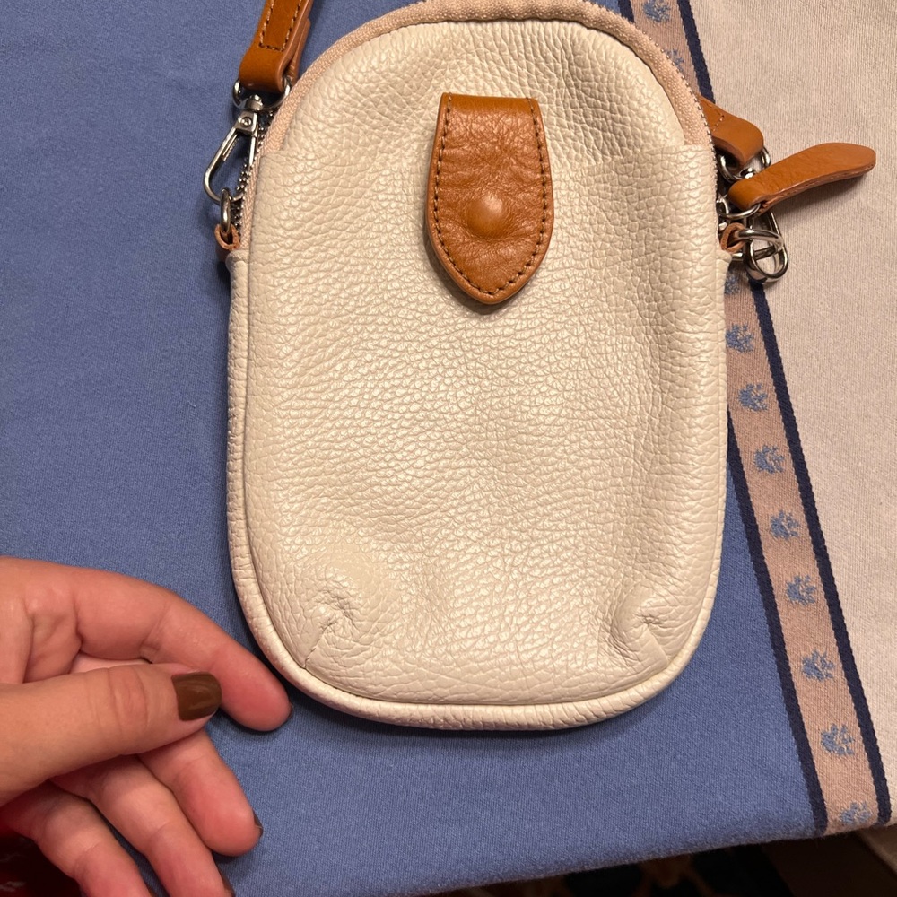 Elegant Cream and Tan Leather Crossbody Bag